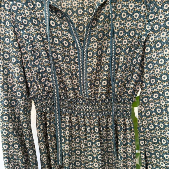 Max Studio Long Sleeve Floral Dress in Blue and White - Picture 2 of 5